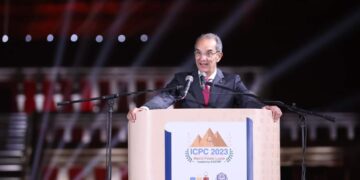 عمرو طلعت خارج التشكيل الوزاري الجديد