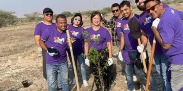 فيديكس تؤكد التزامها بمستقبل أكثر اخضراراً خلال مبادرة لزراعة الأشجار بالإمارات