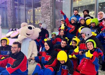 الاحتفال بيوم اليتيم بالتعاون مع دور محلية في بعض مراكز التسوق