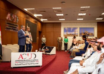 خالد عباس يلتقي رجال الأعمال السعوديين بالعاصمة الإدارية