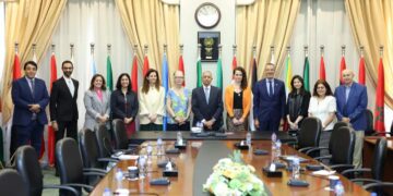 رئيس الأكاديمية العربية يلتقي وفد المؤسسة الملكية للمعمارين البريطانين RIBA