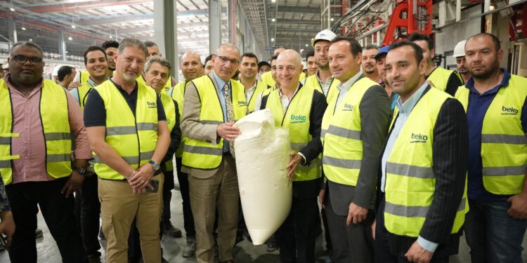 السفير التركي في مصر يزور مصنع بيكو بالعاشر من رمضان