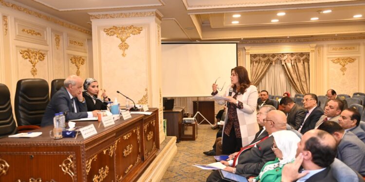 رئيس جامعة مدينة السادات تطالب بزيادة المخصصات المالية وإنشاء مستشفى جامعى