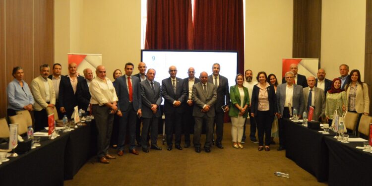 “اتصال” وجمعية رجال الأعمال تبحثان تنمية الصناعة لتحقيق المٌستهدف في الناتج القومي عام 2030