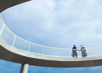 دل تكنولوجيز وإريكسون تشكلان شراكة استراتيجية لتسريع التحول السحابي لشبكات الاتصالات