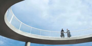 دل تكنولوجيز وإريكسون تشكلان شراكة استراتيجية لتسريع التحول السحابي لشبكات الاتصالات