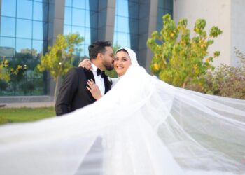 نجوم الغناء والاعلام يشاركون الصحفي هاني صلاح فرحته بزفاف نجله