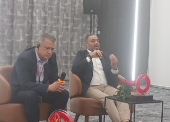 فودافون مصر تحصد جائزة افضل شبكة في الإنترنت الأرضي من UMLAUT العالمية 