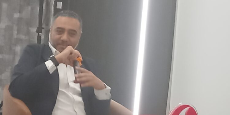 ايمن عصام: نناشد الدولة المصرية إتاحة القدر الأكبر من الترددات لقطاع الاتصالات