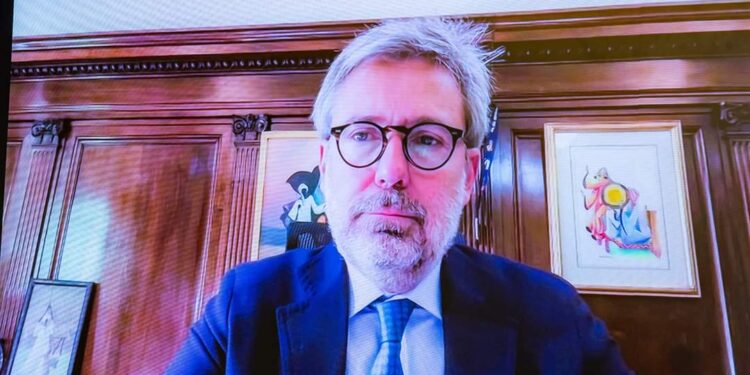 سفير إيطاليا بالقاهرة يشيد بالتعاون مع البيئة في الحماية من التلوث