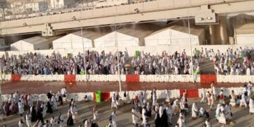 حجاج الجمعيات الأهلية يرمون جمرة العقبة الكبرى ويتلقون كافة الخدمات في مشعر منى