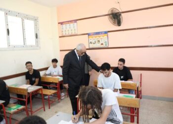 حجازي يتفقد لجان امتحانات الثانوية و يطمئن على مستوى الأسئلة