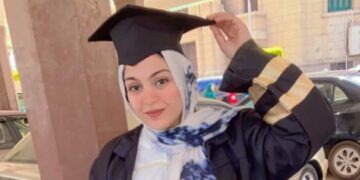 الف مبروك حصول نور صبري شلابي علي درجة الليسانس من كلية الآداب