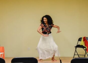 “الثقافي الإسباني” يستضيف العرض المسرحي “كيسكيا الكاريبي من الداخل”.. غدا