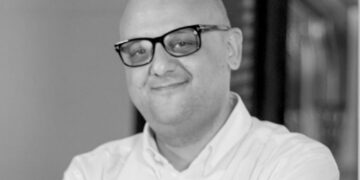 كتاب جديد لهاني نجيب يرسم طريق رحلة ريادة الأعمال الناجحة