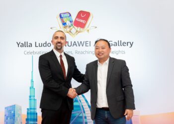 متجر HUAWEI AppGallery يحتفل بشراكته مع “يلا لودو” في عرض على برج خليفة