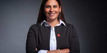 “الأزهري” تحصد جائزة أفضل سيدة تشغل منصب رئيس قطاع مالي