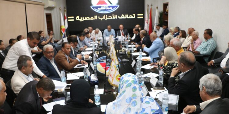42 أمينا للعمال بالأحزاب المصرية يلتقون لمناقشة ملفات الدعم والتوظيف .. اليوم