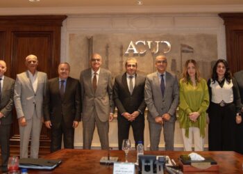 عباس : نناقش مع الجامعات خطوات تكرار “100 حلم للمستقبل .. التعليم بالعاصمة الإدارية “