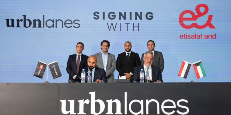 تعاون بين “إي آند” بيزنس و”أوربن لينز” لتوفير خدمات Triple Play بمشروعات الشركة