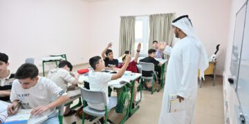 400 طفل فلسطيني يعودون للدراسة بمدينة الإمارات الإنسانية