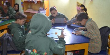 اورنچ توسع مشروع المدارس الرقمية إلى 100 في 2024
