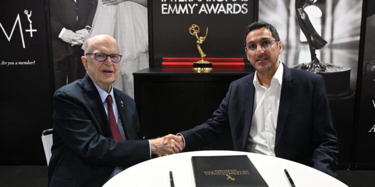 شراكة بين”دبي للإعلام” والأكاديمية الدولية للعلوم والفنون التلفزيونية