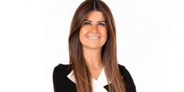 مكالمات فيديو مع كوادر مدربة بلغة الإشارة في عدة فروع من اورانج