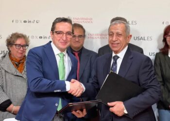 الأكاديمية العربية توقع اتفاقية تعاون مع جامعة سالامانكا الاسبانية