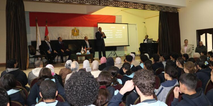 الوطنية للانتخابات تبدأ حملات التوعية السياسية لطلاب مدارس القاهره