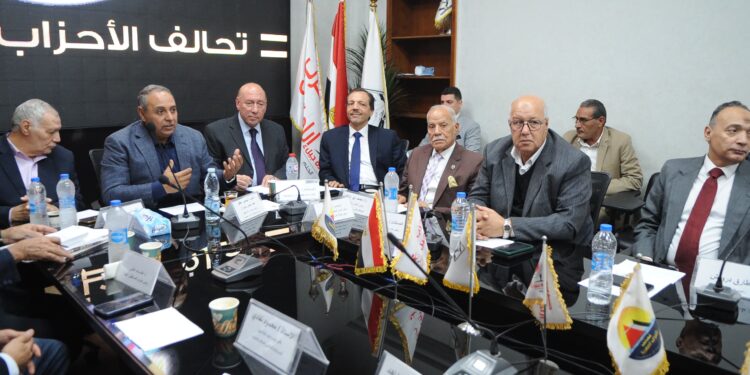 42 حزبا سياسيا يؤيدون قرار العفو عن بعض المحكوم عليهم من سيناء