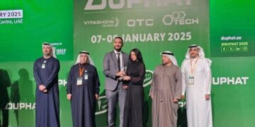 صيدلة الأكاديمية العربية تفوز ب3 جوائز في مؤتمر DUPHAT 2025 بدبي