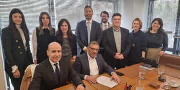 “السويدي إليكتريك” تفوز بأول مشروع لنظام تخزين الطاقة بالبطاريات في اليونان