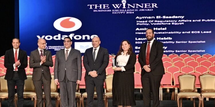 ڤودافون مصر تحصد جائزة التميز في الأعمال تقديرًا لنموذجها في التنمية المستدامة