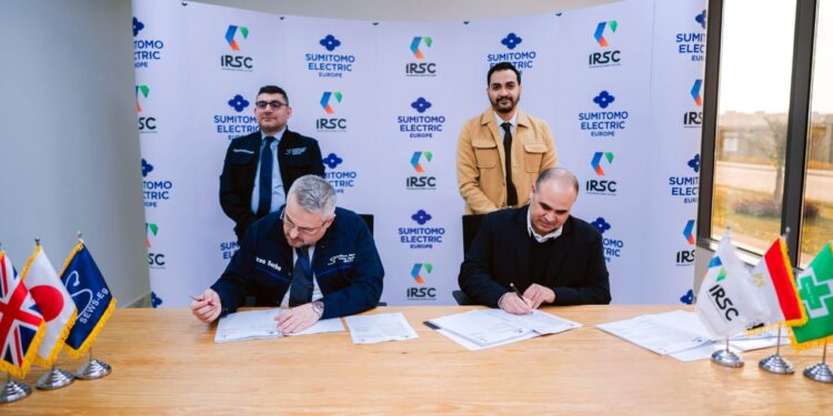 إيرسك توقع عقداً مع سوميتومو اليكتريك وايرنج سيستيمز لإنشاء محطات طاقة شمسية أعلى أسطح المنشآت الصناعية التابعة للشركة