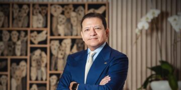 المشرق يحقق أرباح 9.9 مليار درهم قبل احتساب الضريبة في 2024