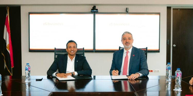 “إي آند بيزنس” تتعاون مع “المطورون العرب القابضة” لتطوير بنية الاتصالات في نيوم أسيوط والمستقبل