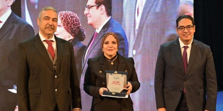 جامعة القاهرة تكرم خريجيها من رواد الأعمال