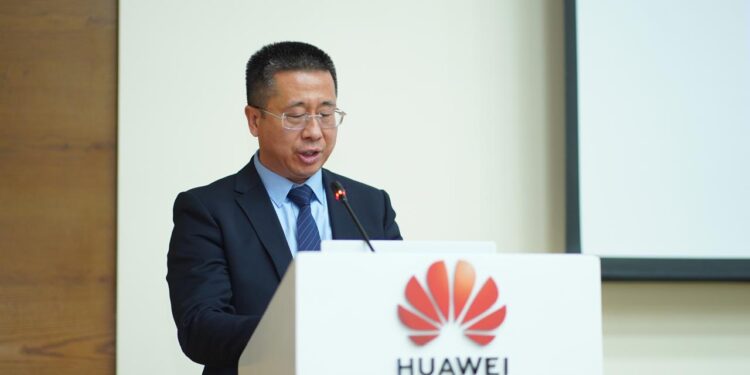 انطلاق مؤتمر أكاديمية هواوي لتكنولوجيا المعلومات ومنتدى المدربين