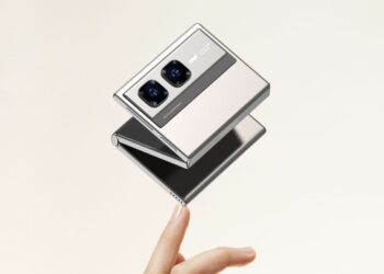 إنفينيكس تكشف عن مفهوم الهاتف القابل للطي ثلاثي الأبعاد Mini Tri-Fold