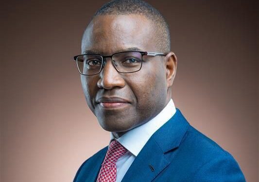 هوت: علي أفريقيا أن تستعد لحشد الموارد وتحقيق العوائد وألا تختار جانبا بعينه