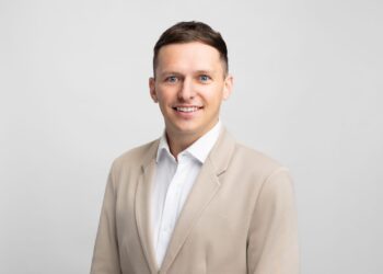 مغامرة البيتكوين أم أمان الذهب؟ اختر سلاحك