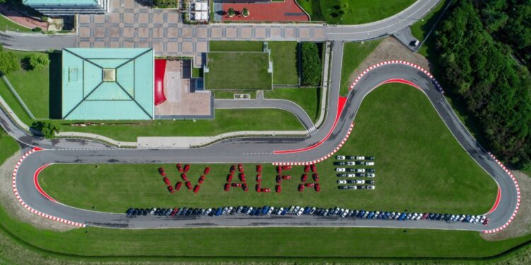 ألفا روميو تدعو عشّاقها إلى أريزي للاحتفال بمرور 115 عامًا على تأسيس العلامة الأسطورية