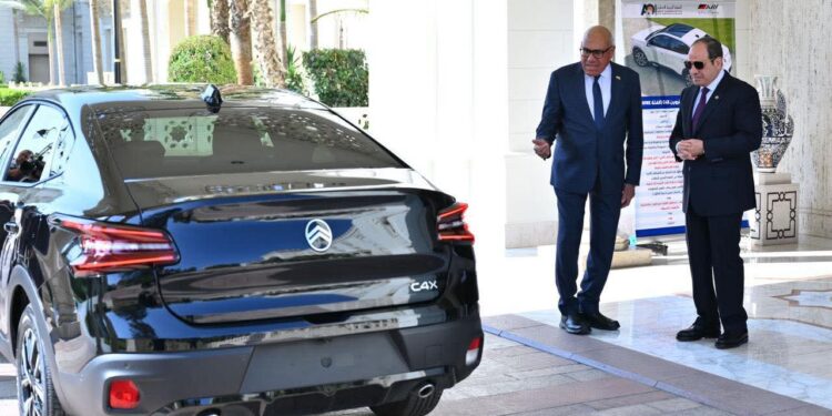 ستيلانتس تُعبر عن تقديرها  بلقاء السيسي لمتابعة جهود توطين صناعة السيارات في مصر