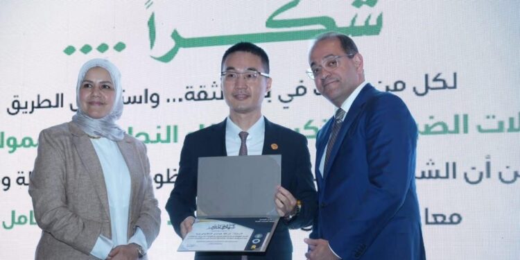 كجوك يكرّم هواوي بمنحها شهادة تقدير “الممول الملتزم ضريبياً”