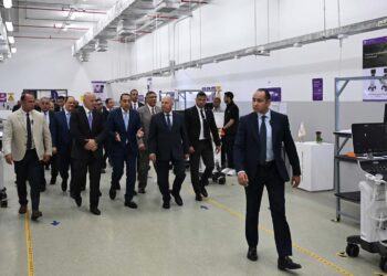 مدبولي يشيد بمصنع “صافي جروب” بالسادس من أكتوبر