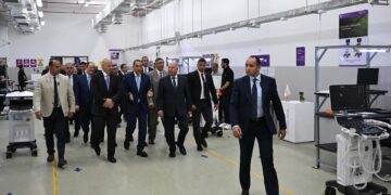 مدبولي يشيد بمصنع “صافي جروب” بالسادس من أكتوبر