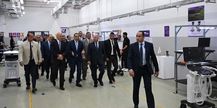 مدبولي يشيد بمصنع “صافي جروب” بالسادس من أكتوبر