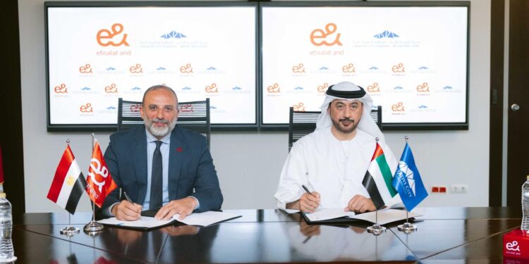 إي آند مصر تعلن عن شراكة  مع مدينة الفجيرة للإبداع لتمكين رواد الأعمال المصريين إقليميًا