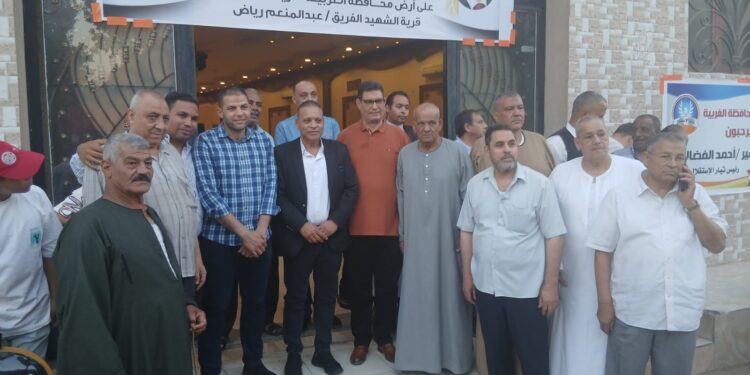 بلد الفريق عبد المنعم رياض تستقبل قيادات تيار الاستقلال في مظاهرة جماهيرية